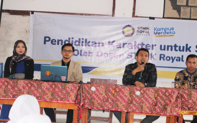 STMIK Royal Kisaran Go To School Pendidikan Karakter di SMK Muhammadiyah 5 Kisaran